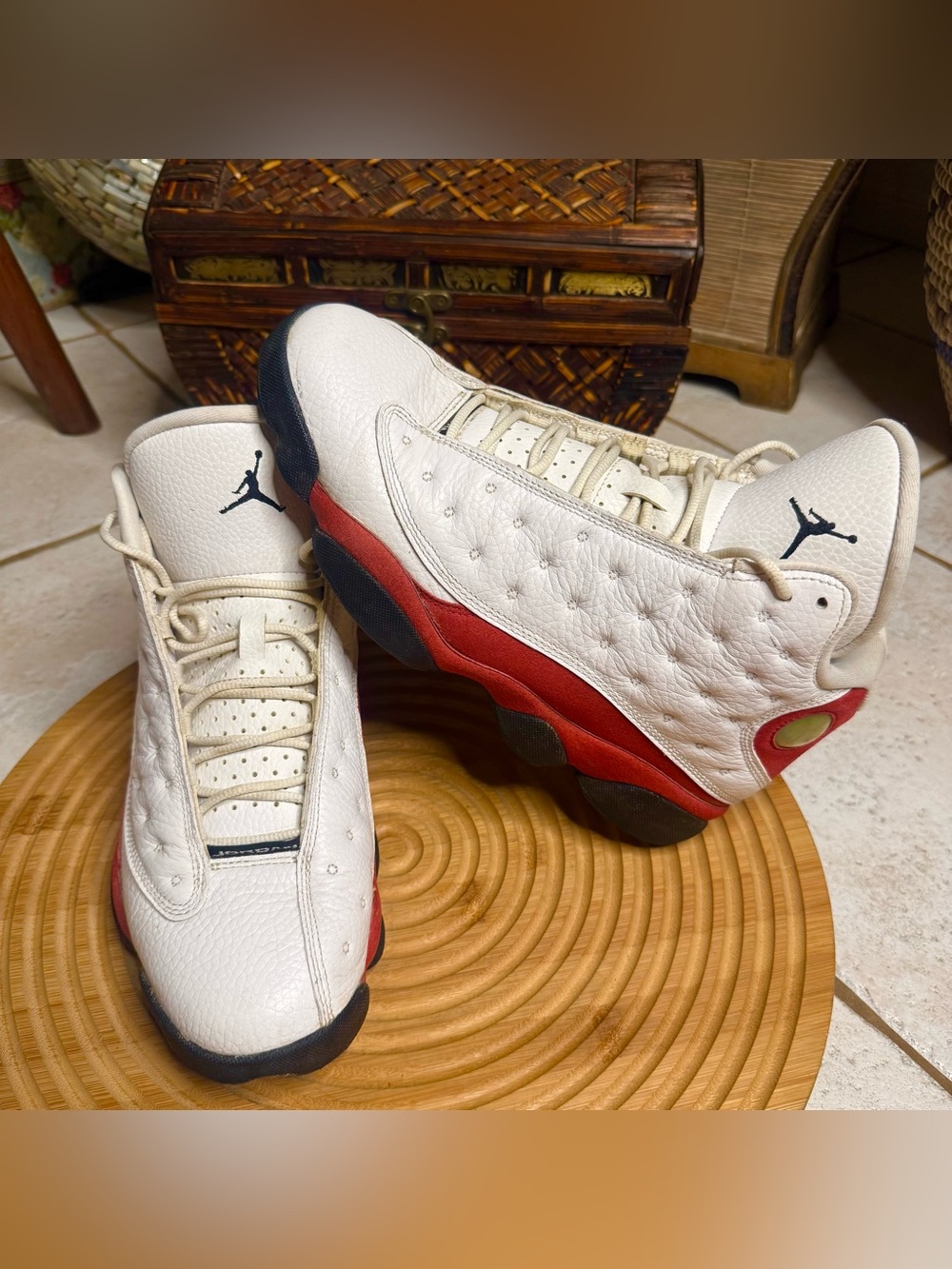 Nike Air Jordan 13 Retro Chicago
Cherry Red Basketball Sneaker Shoe
Men's Size 9